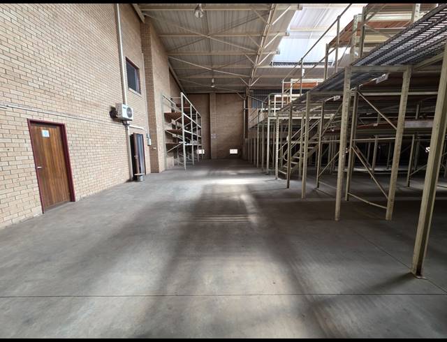 949M² WAREHOUSE TO LET IN CROWN